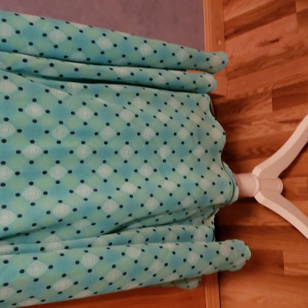 Mint green skirt - Picture 2 of 3